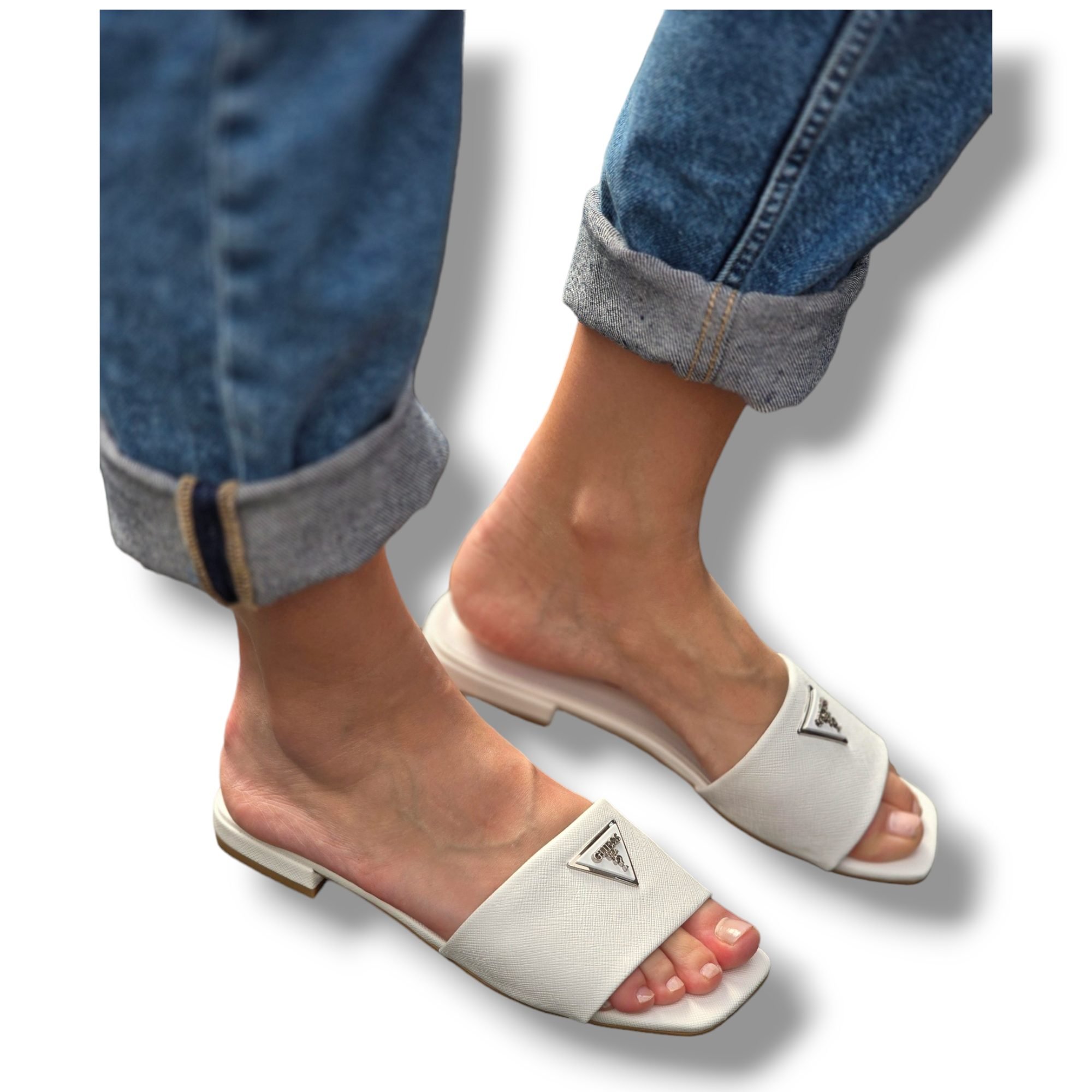 נעלי GUESS TAMED Photoroom-20240221_151935_16