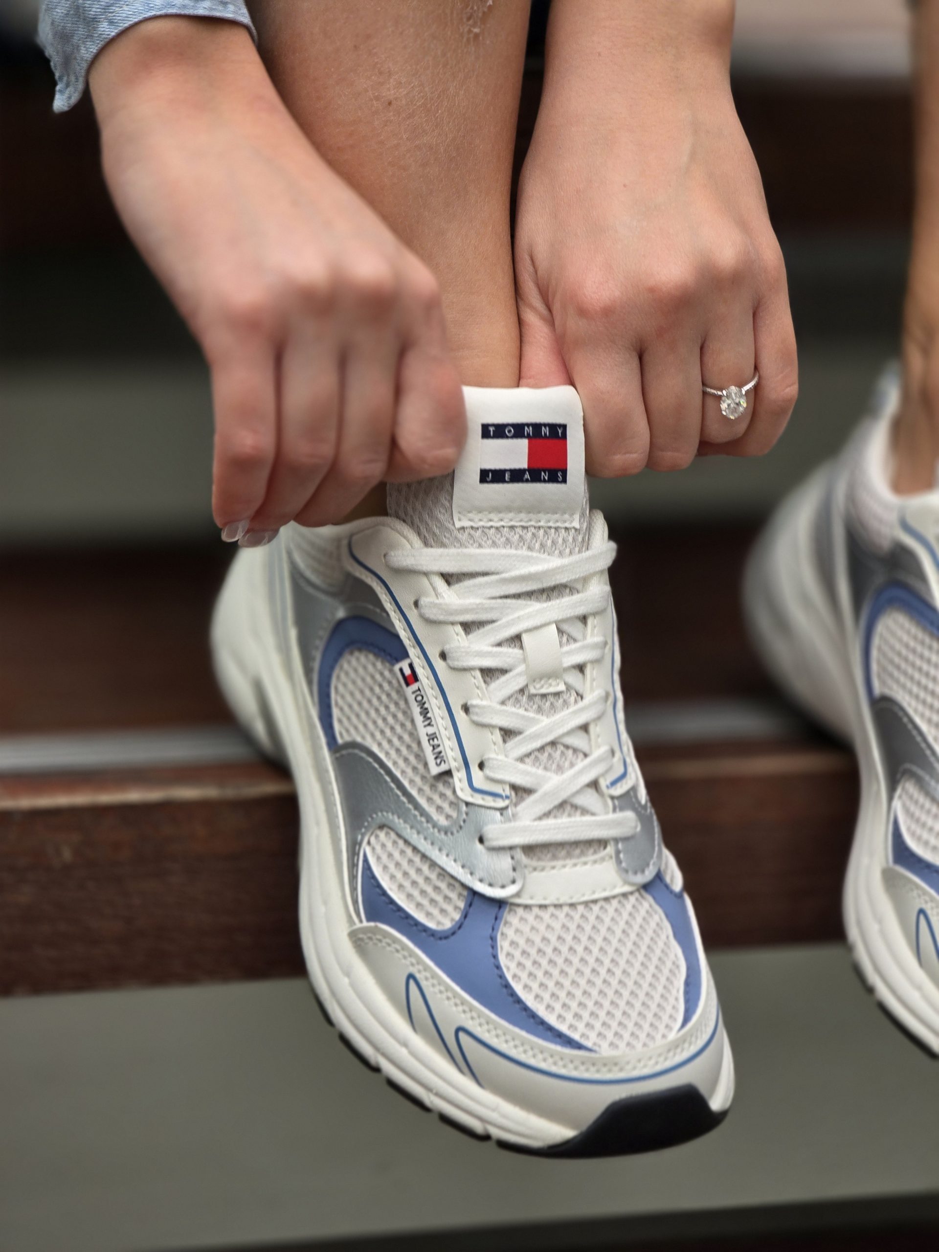 נעלי TOMMY HILFIGER CONEY METALLIC נעלי TOMMY HILFIGER CONEY METALLIC