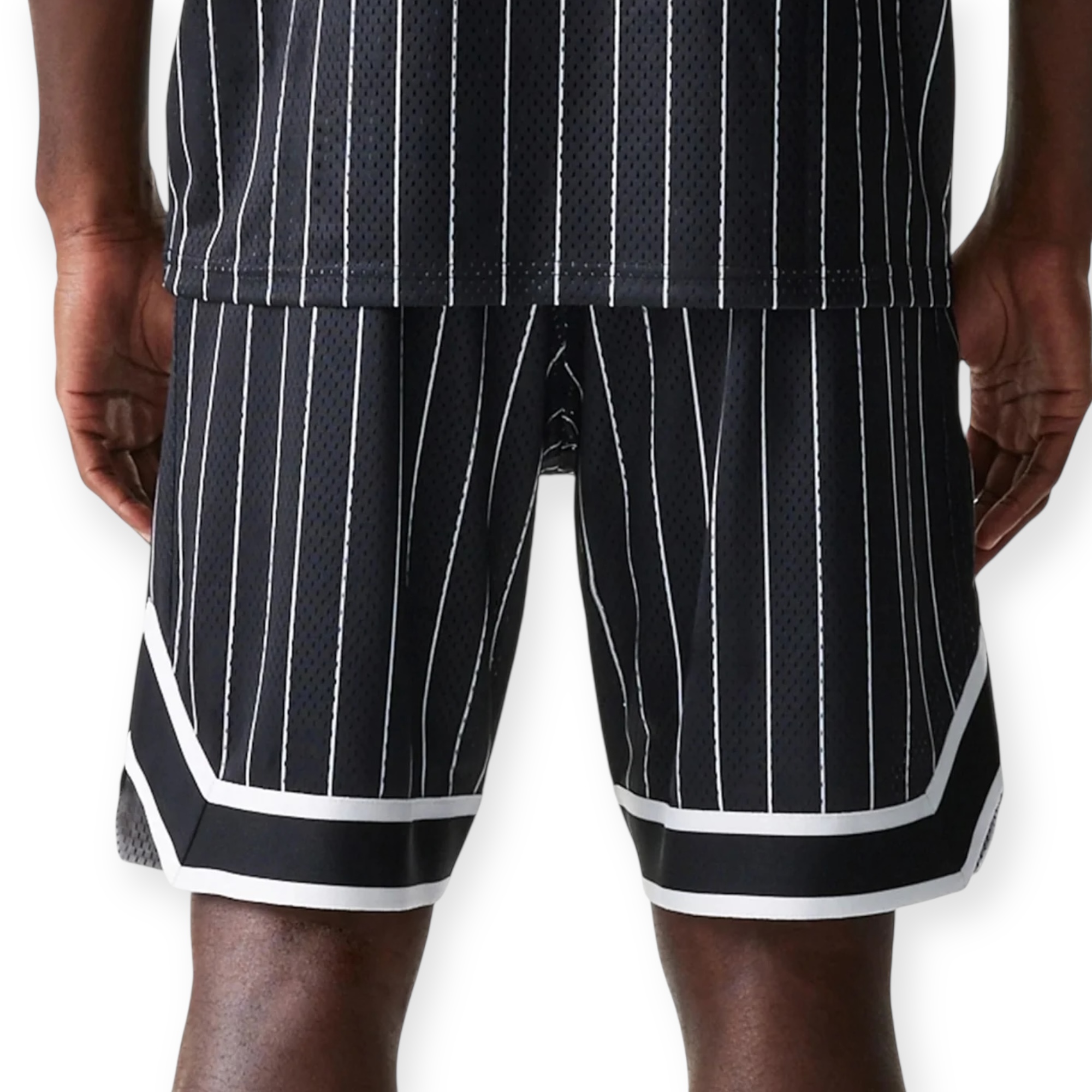 מכנס NEW ERA NFL PINSTRIPE SHORT