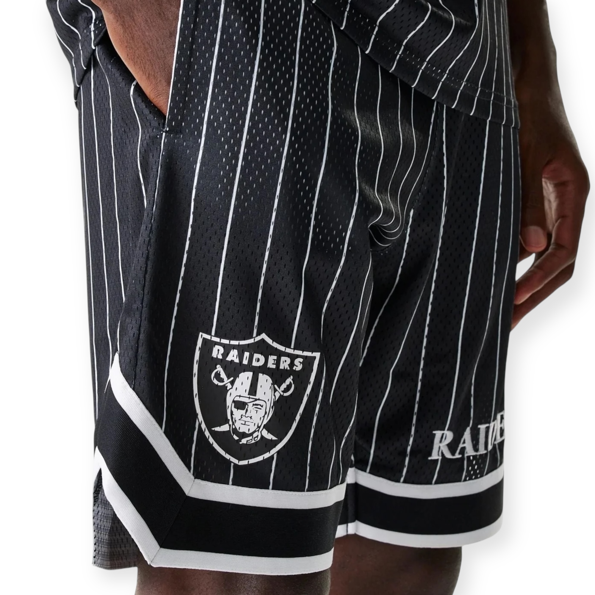 מכנס NEW ERA NFL PINSTRIPE SHORT