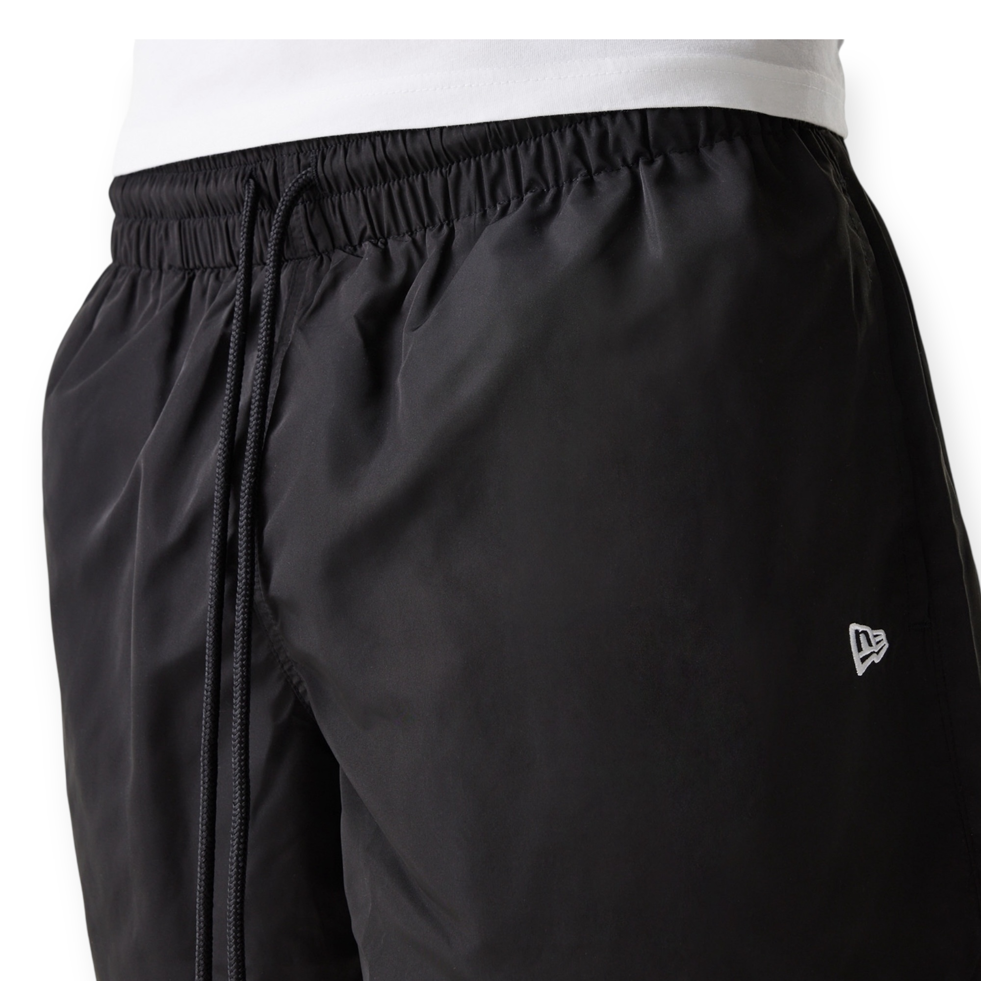 מכנס NEW ERA NFL PINSTRIPE SHORT מכנס NEW ERA NFL PINSTRIPE SHORT