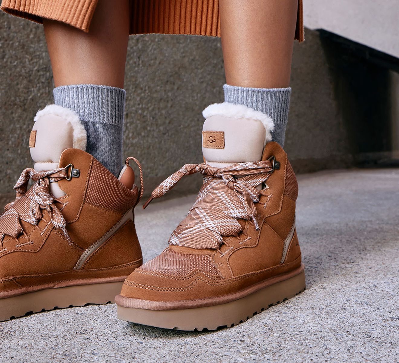 נעלי היימל UGG HIGH נעלי היימל UGG HIGH