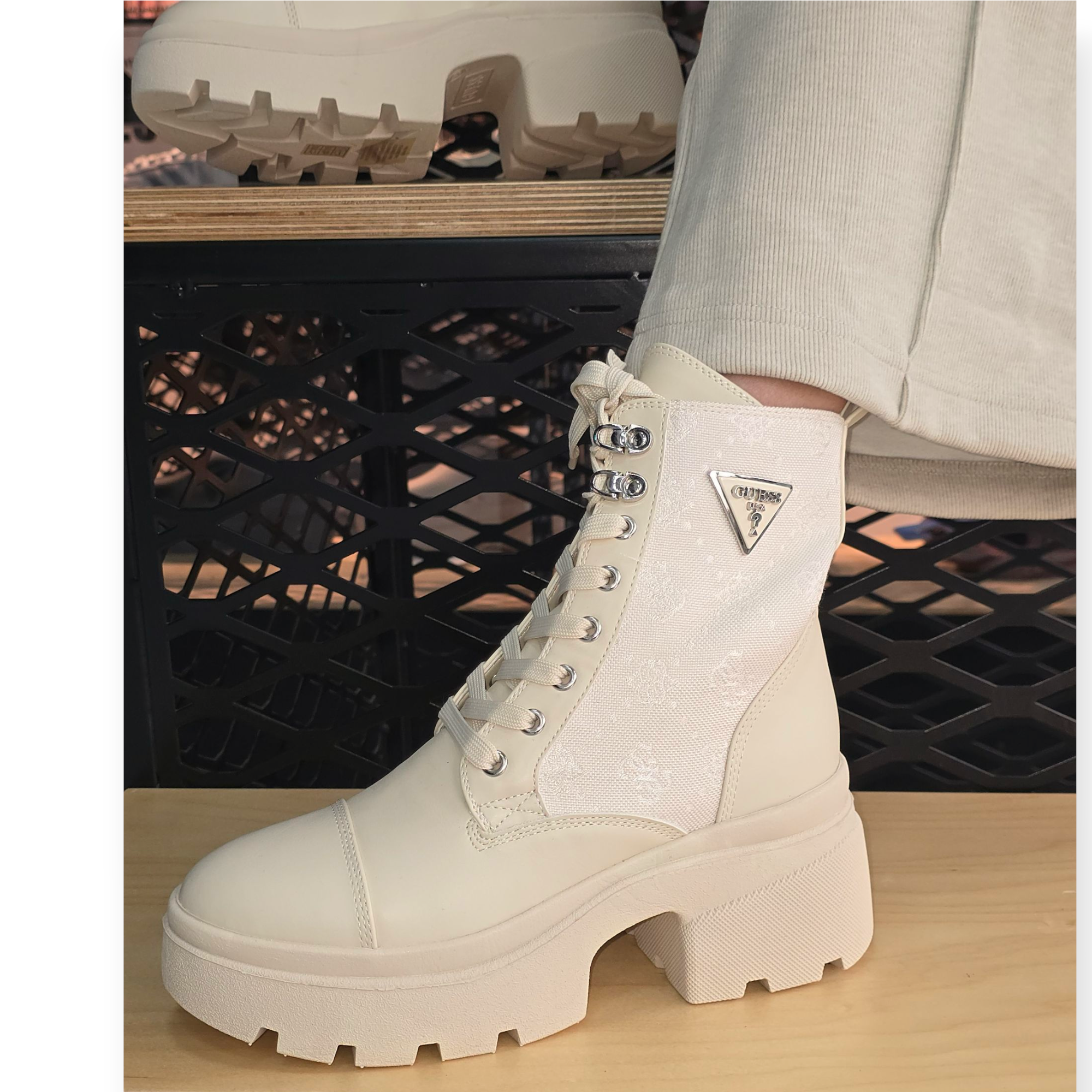 נעלי GUESS YARINI