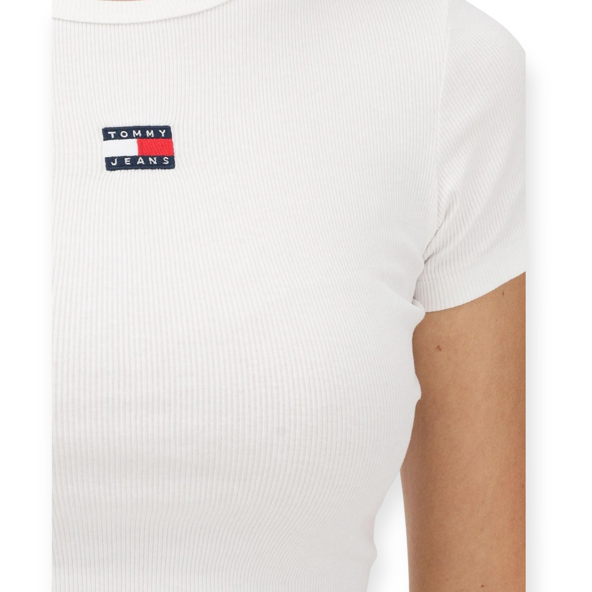 חולצה TOMMY HILFIGER SLIM BADGE RIB TEE חולצה TOMMY HILFIGER SLIM BADGE RIB TEE