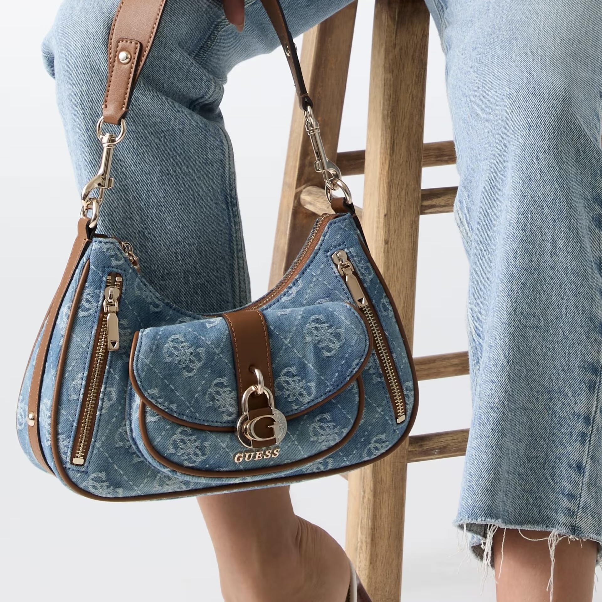 תיק נשים GUESS JESSA SHOULDER BAG