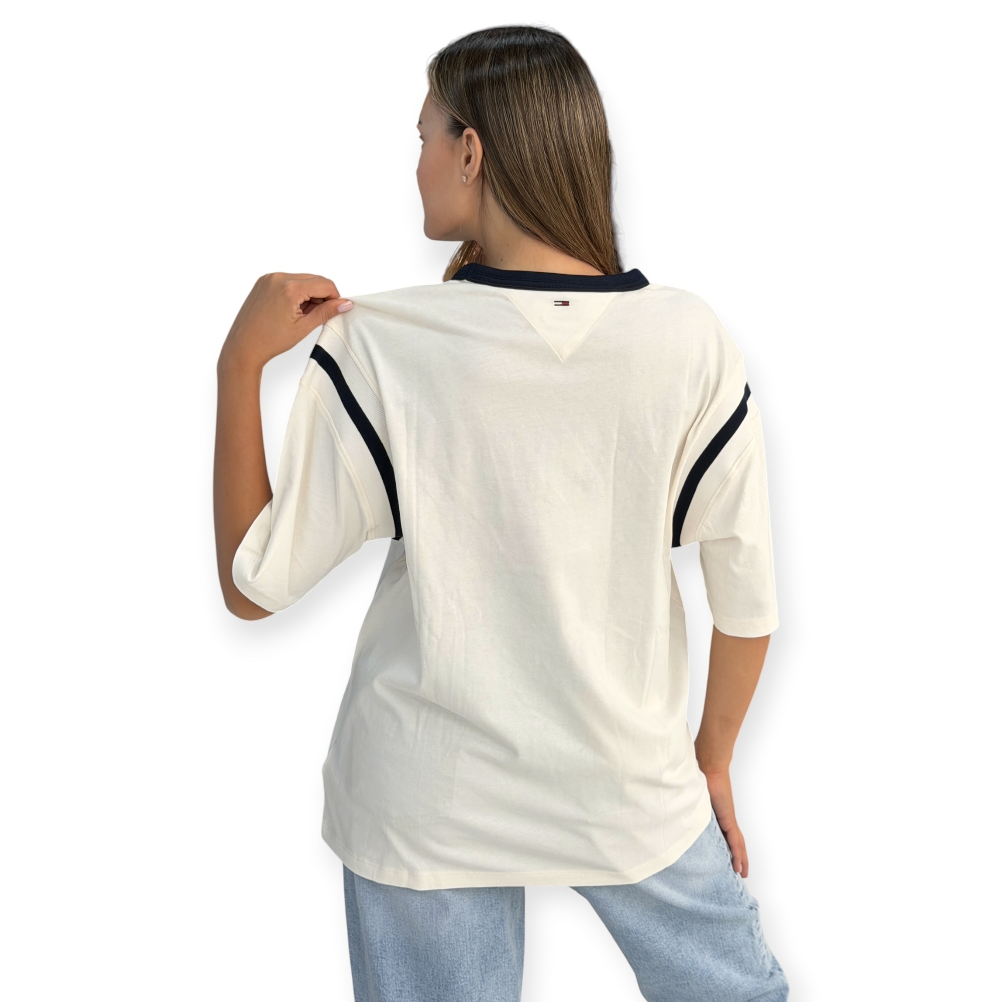 חולצה נשים TOMMY HILFIGER OVER SIZE TEE חולצה נשים TOMMY HILFIGER OVER SIZE TEE