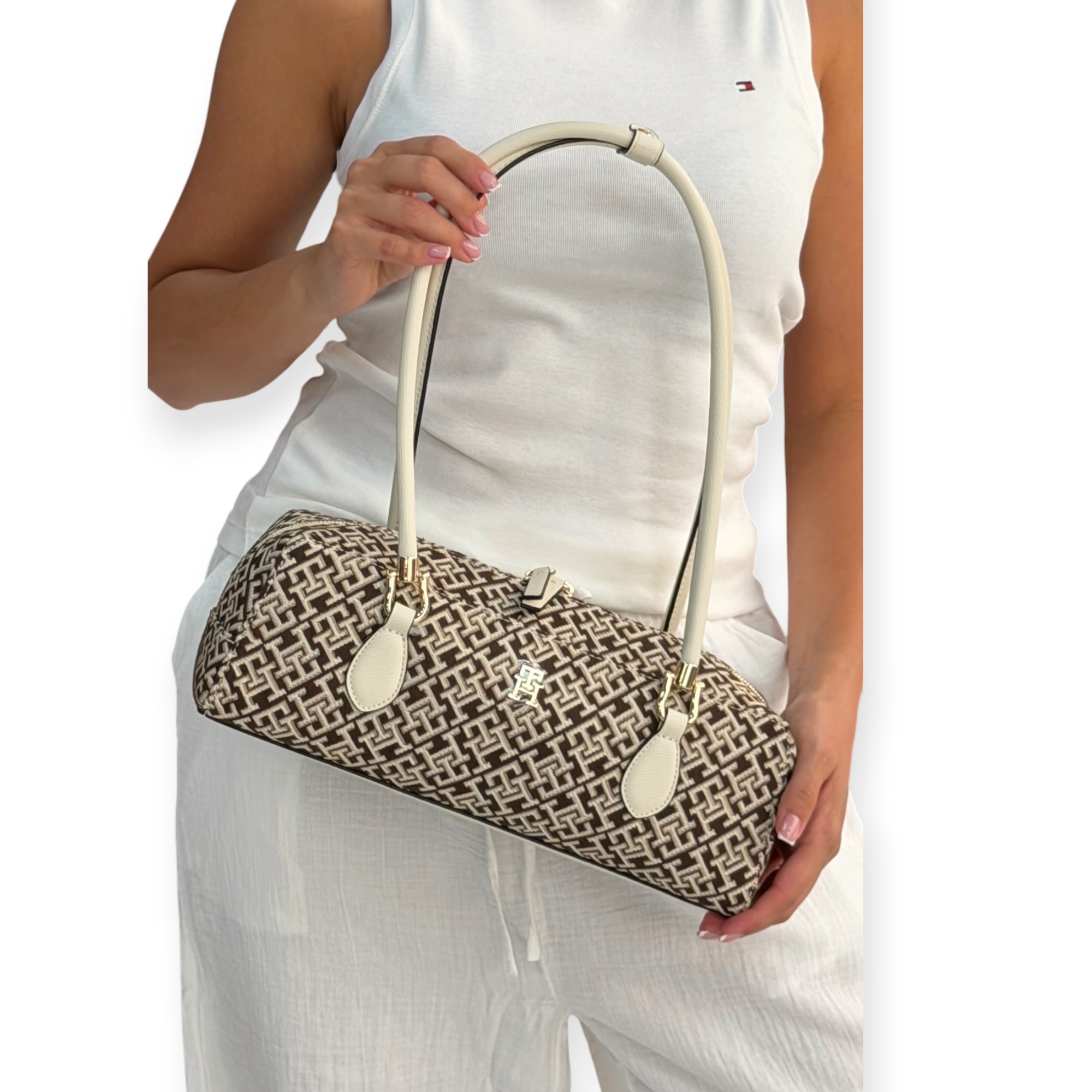 תיק נשים TOMMY HILFIGER JACQUARD SHOULDER BAG תיק נשים TOMMY HILFIGER JACQUARD SHOULDER BAG