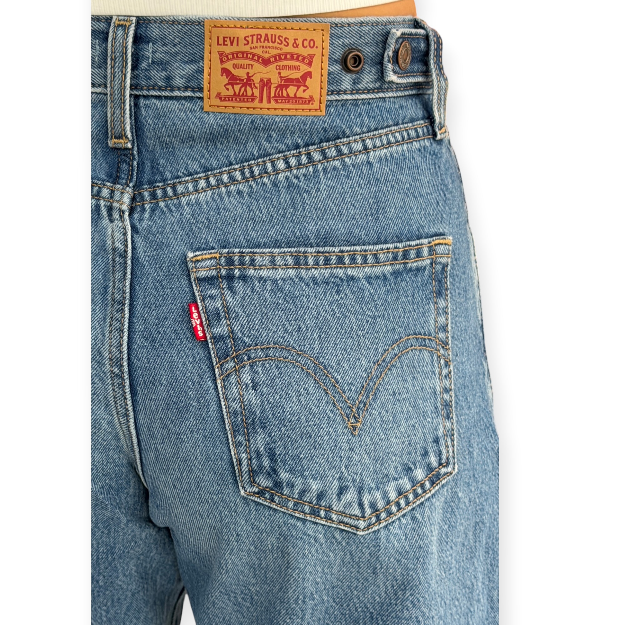 גינס נשים LEVIS CINCH BAGGY BARREL JEANS