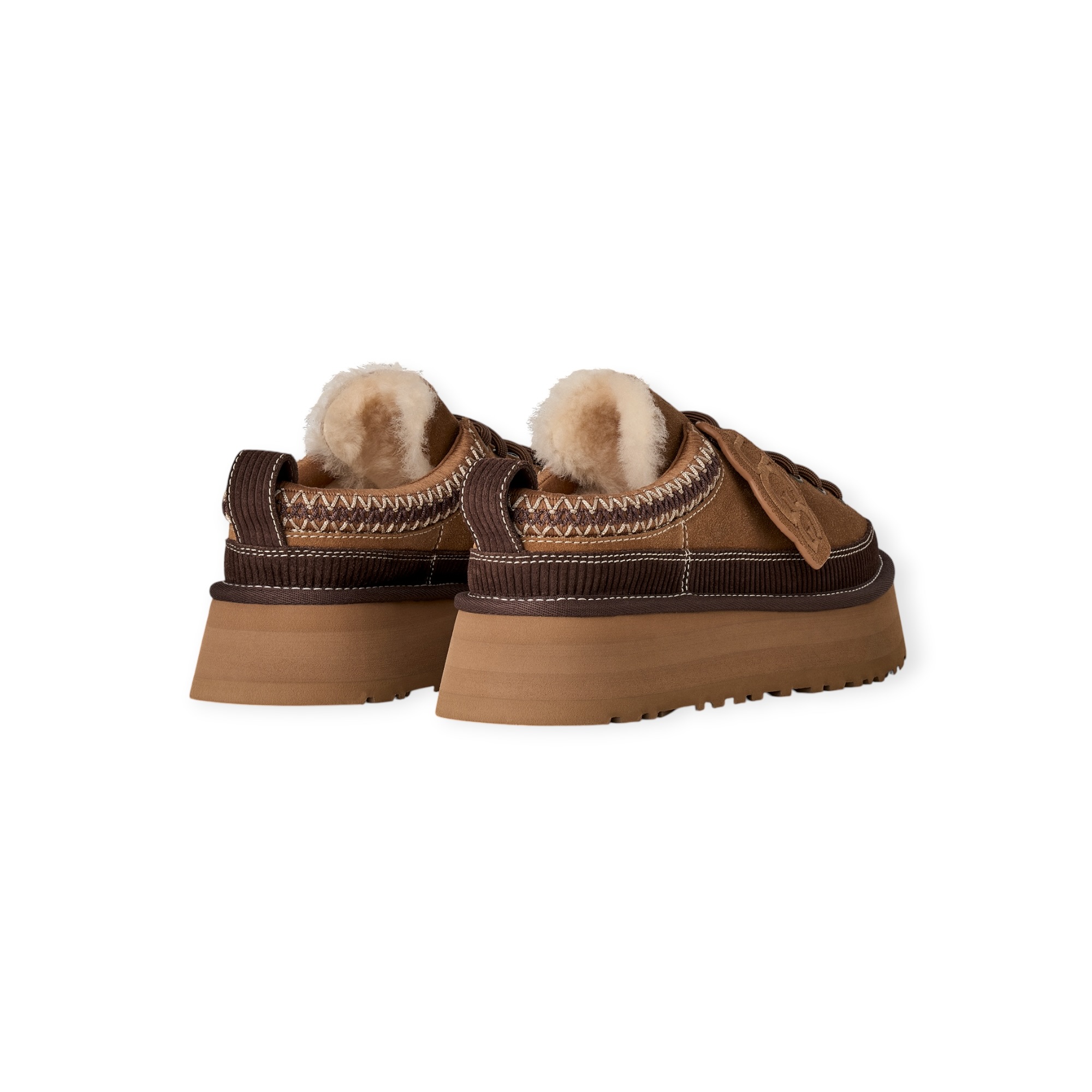 נעלי נשים מכירה מוקדמת צפי הגעה עד 27.9.26 UGG HERITAGE LACE UP SLIPPER
