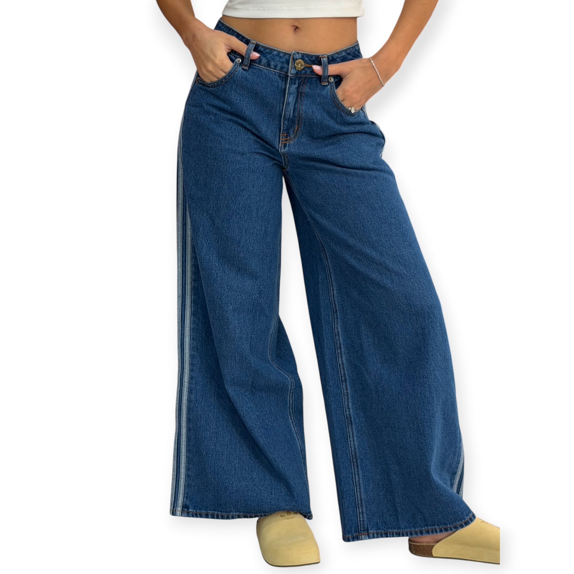 גינס נשים ADIDAS FIREBIRD WIDE LEG DENIM PANT גינס נשים ADIDAS FIREBIRD WIDE LEG DENIM PANT