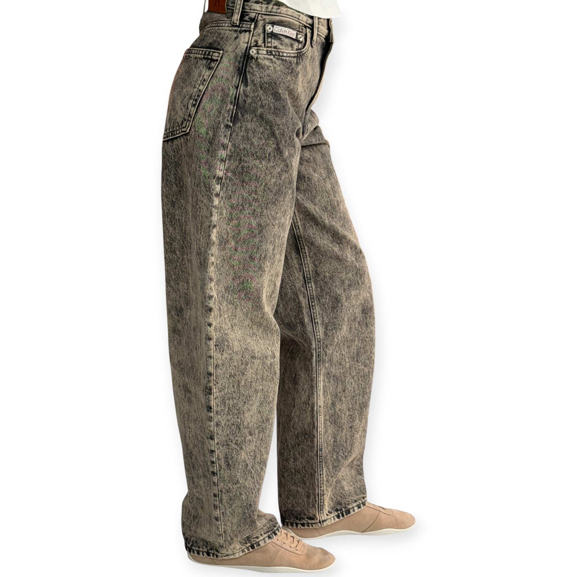 גינס נשים CLVIN KLEIN RELAXED BARREL JEANS גינס נשים CLVIN KLEIN RELAXED BARREL JEANS