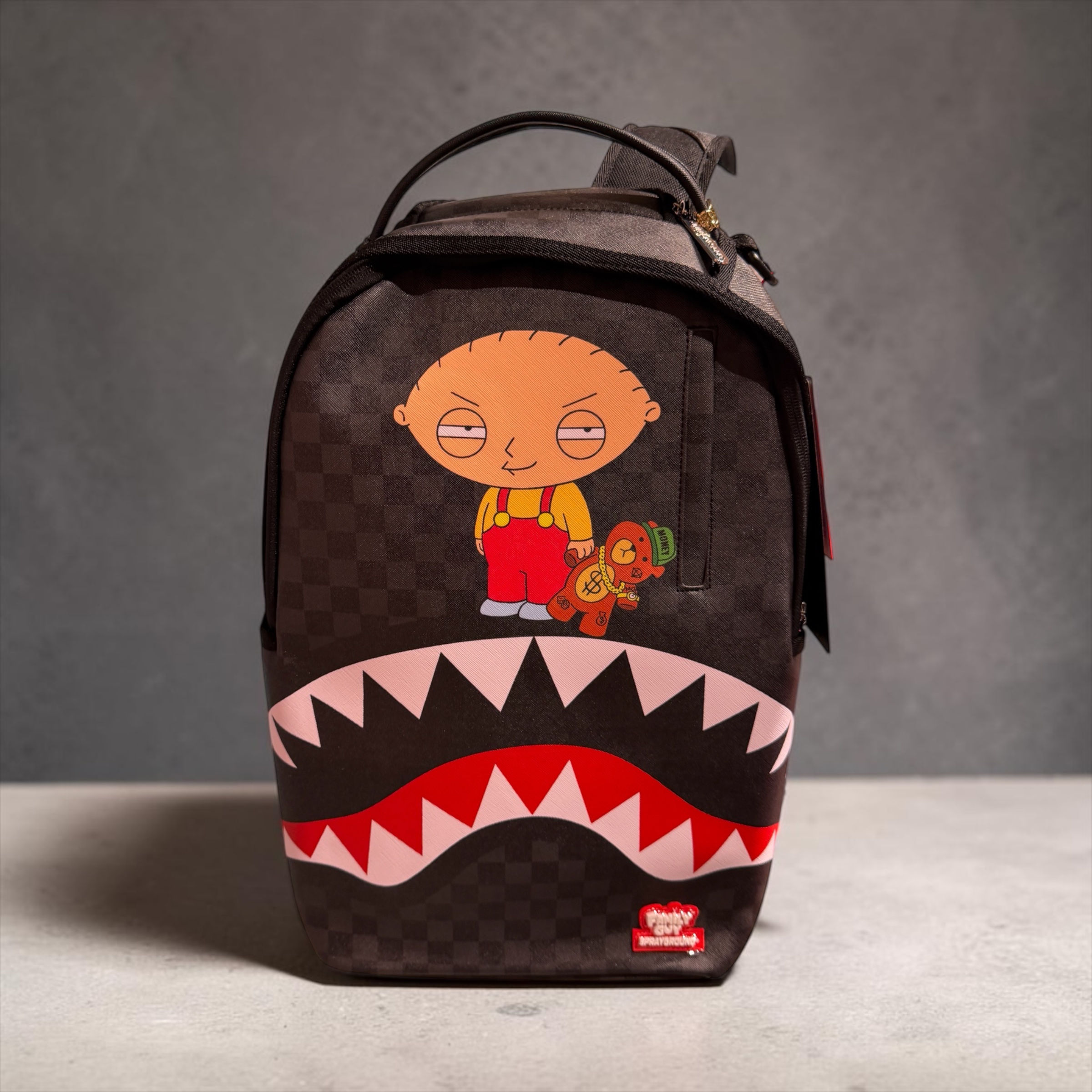 תיק גב SPRAYGROUND FAMILY GUY BACKPACK תיק גב SPRAYGROUND FAMILY GUY BACKPACK