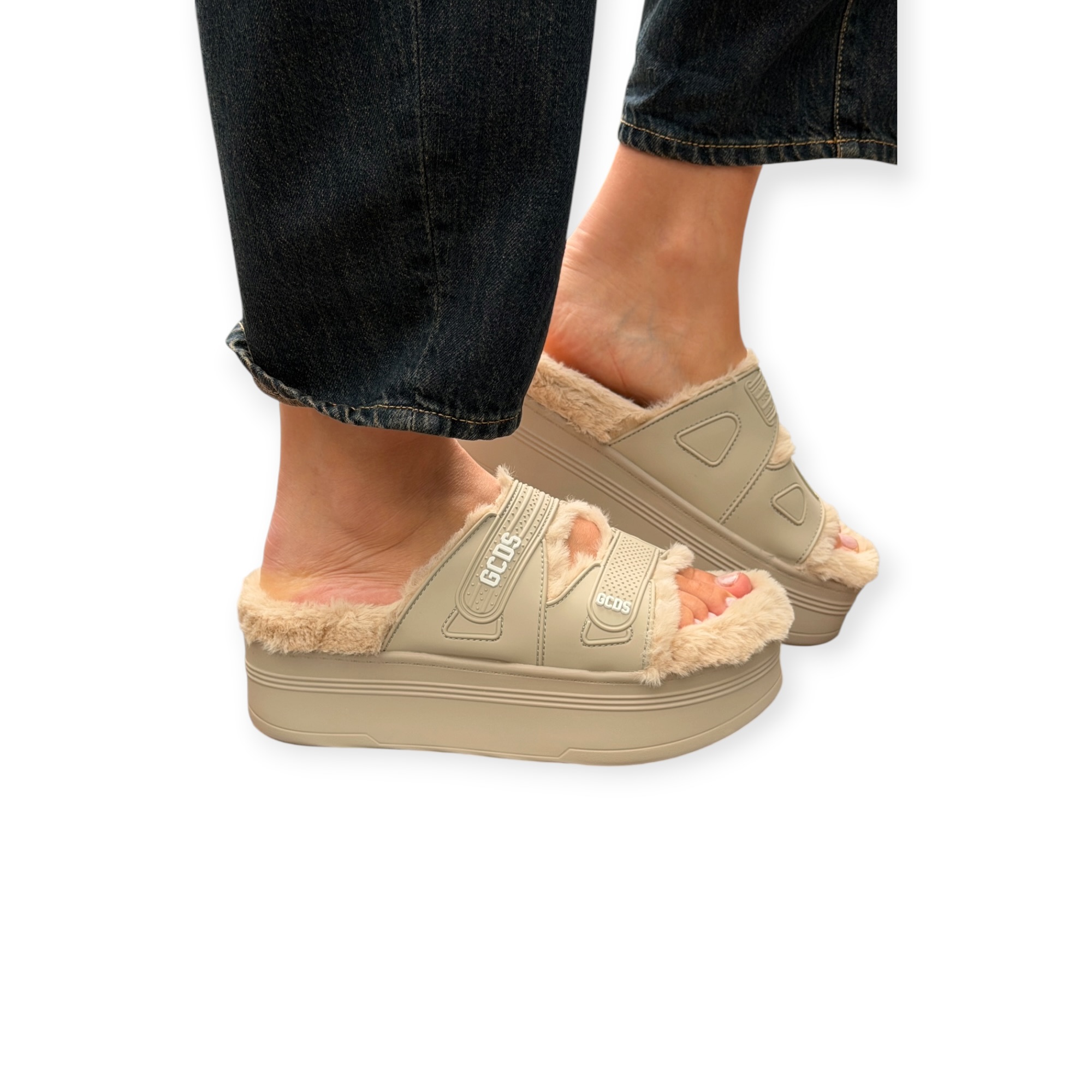 נעלי נשים GCDS WOMEN PLATFORM SLIDER נעלי נשים GCDS WOMEN PLATFORM SLIDER
