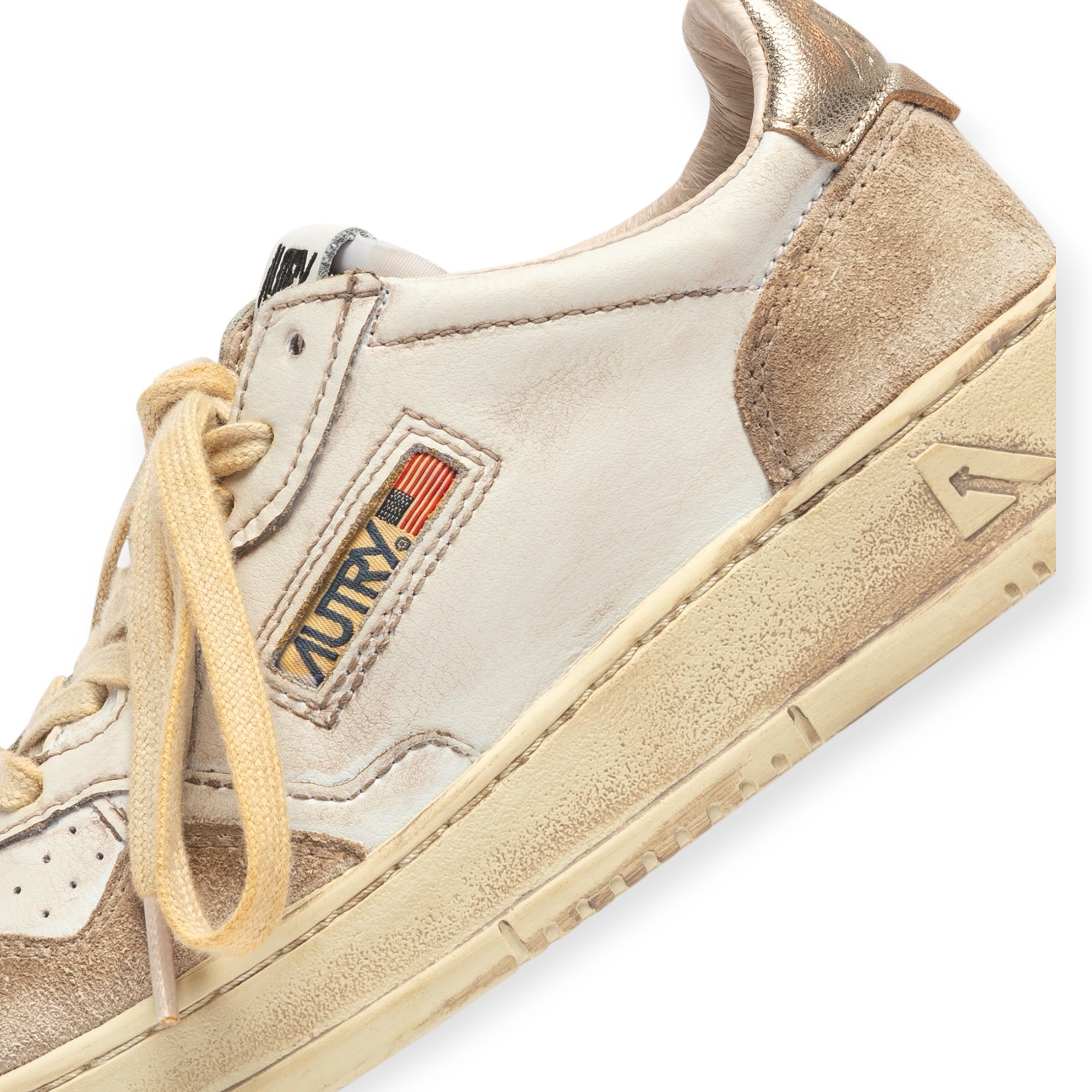נעלי אוטרי נשים AUTRY SUPER VINTAGE LOW WOMAN נעלי אוטרי נשים AUTRY SUPER VINTAGE LOW WOMAN