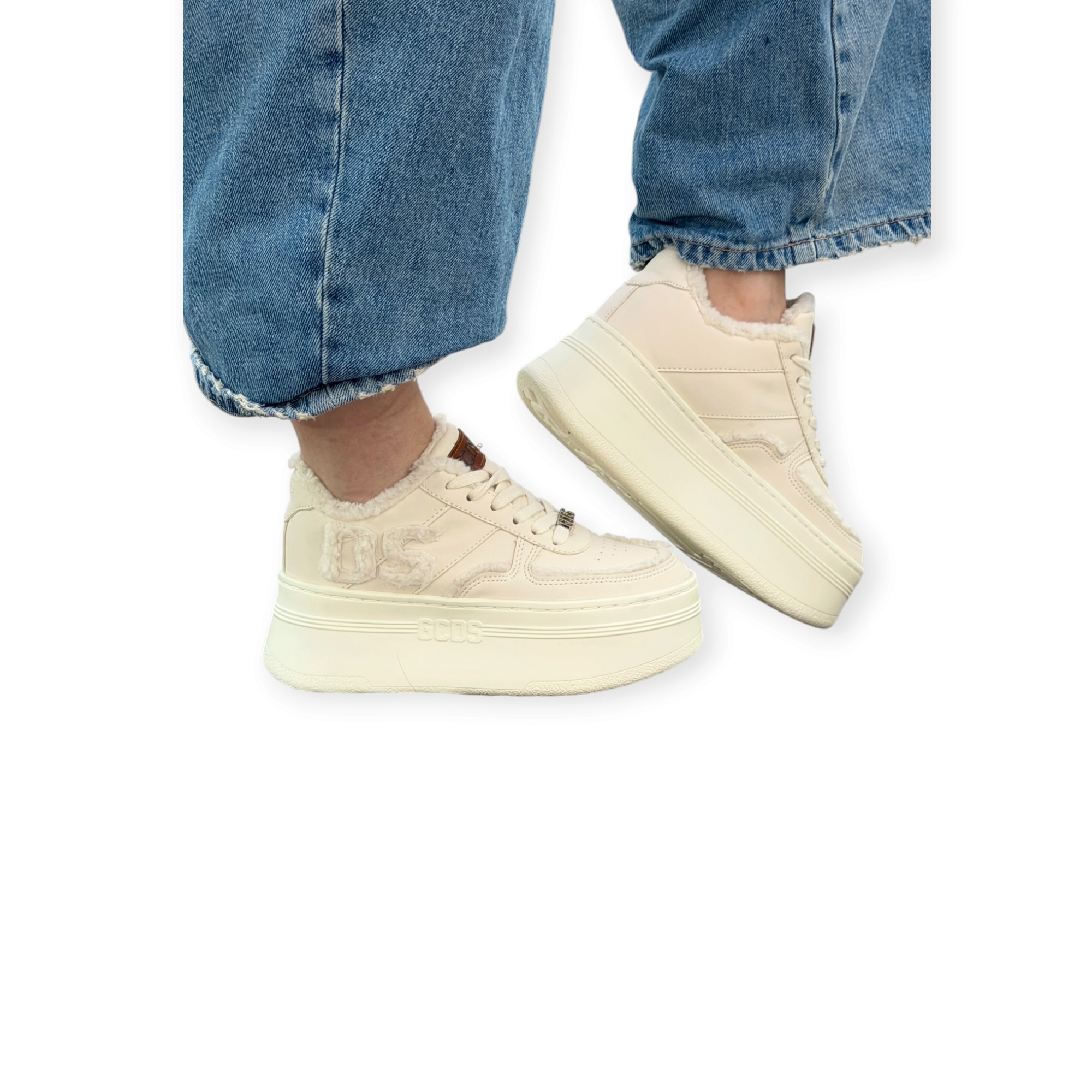 נעלי נשים GCDS WOMEN PLATFORM SNIKERS OFF WHITE נעלי נשים GCDS WOMEN PLATFORM SNIKERS OFF WHITE