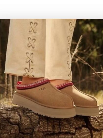 נעלי UGG TAZZ