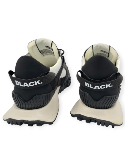 נעלי BLACK DOT