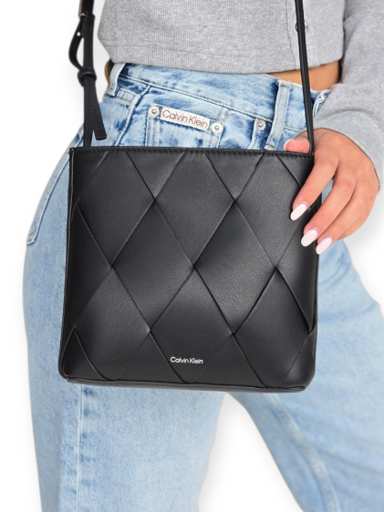 תיק CALVIN KLEIN WOVEN SQUARE CROSSBODY BAG