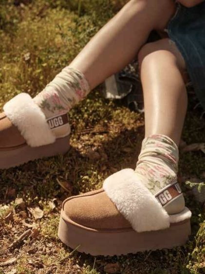 נעלי UGG FUNKETTE