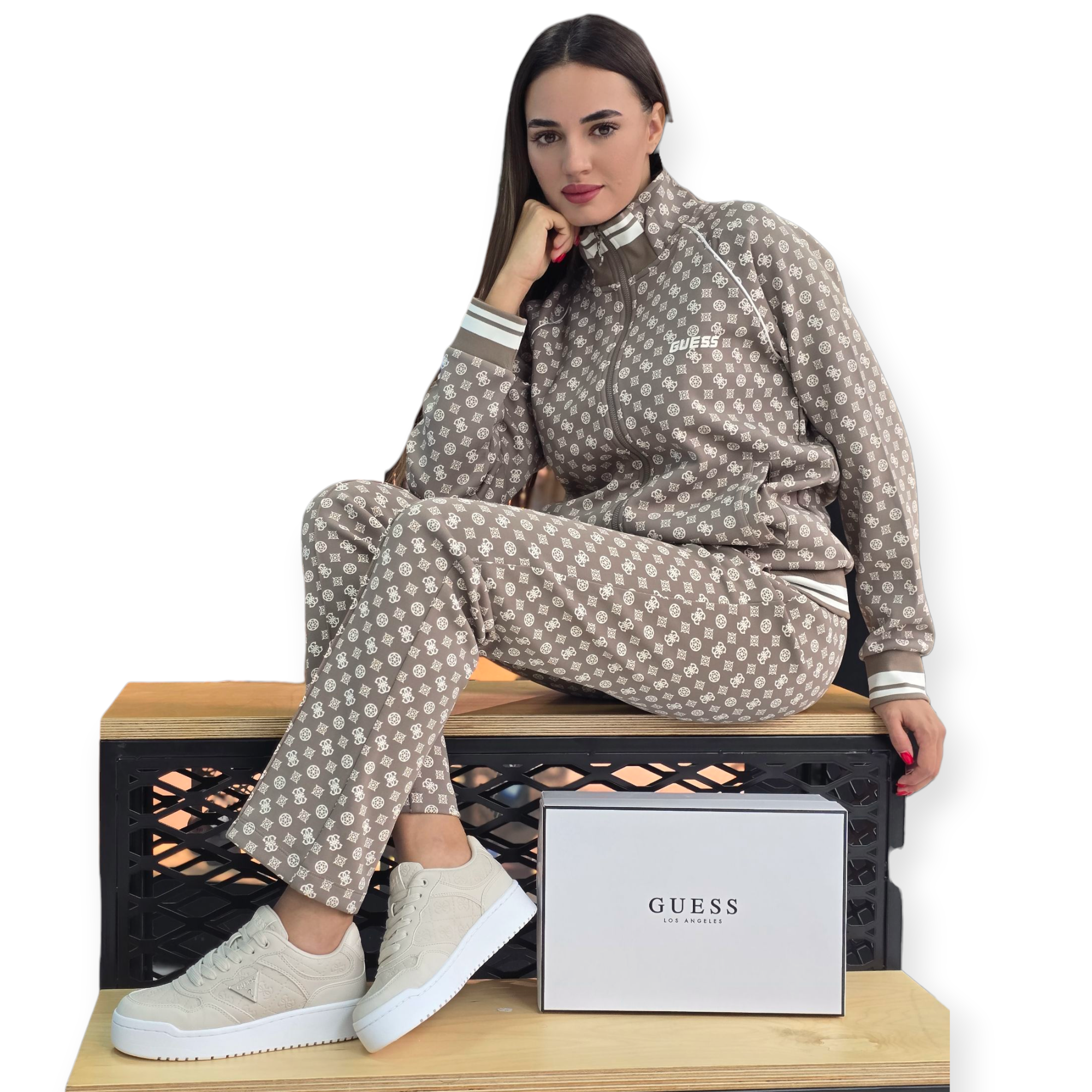 חליפה GUESS AGGIE SET חליפה GUESS AGGIE SET