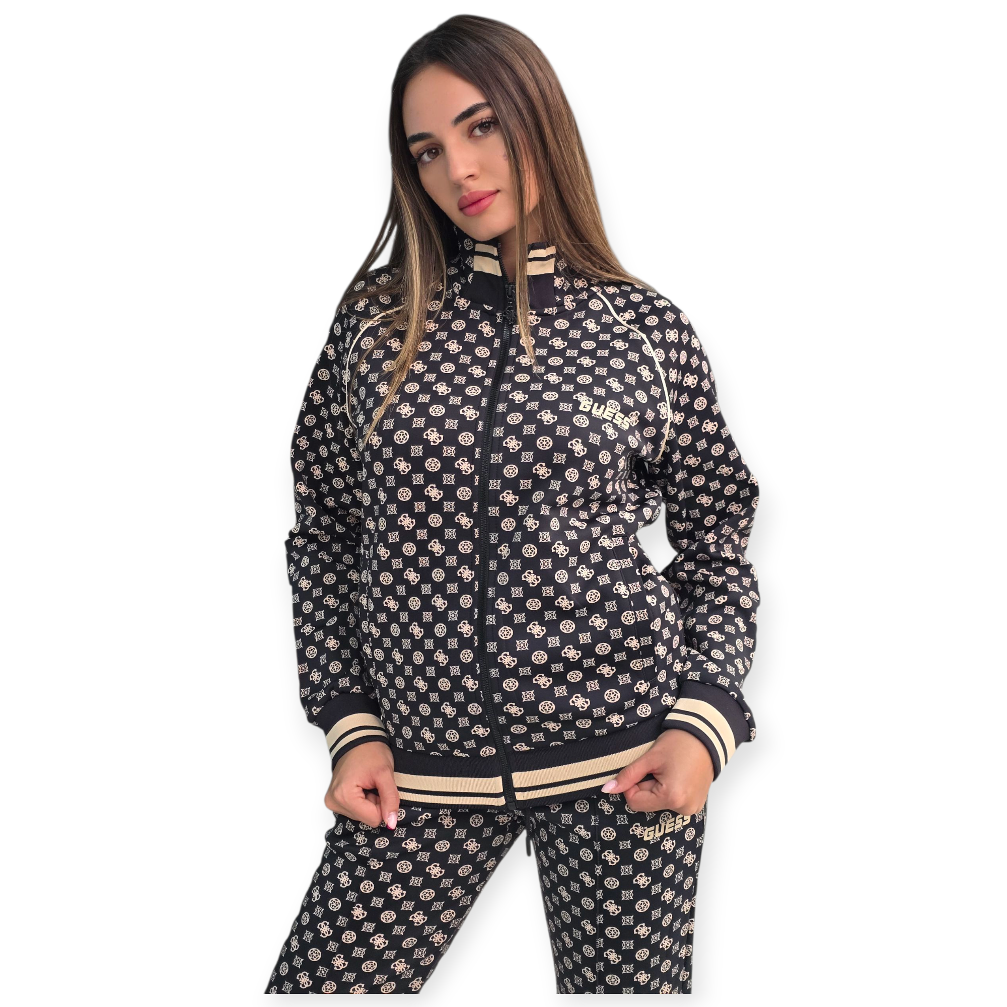 חליפה GUESS AGGIE SET חליפה GUESS AGGIE SET